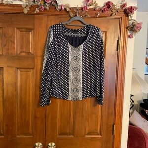 Navy and White Women's Top, Lucky Brand size Xl, great condition.